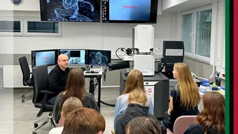 Młodzież z Modlnicy i Krosna na warsztatach na Wydziale Inżynierii Materiałowej i Ceramiki AGH! Młodzież z Modlnicy i Krosna na warsztatach na Wydziale Inżynierii Materiałowej i Ceramiki AGH!